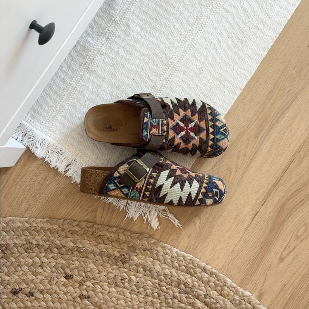Dirty Laundry women’s aztec platform clogs